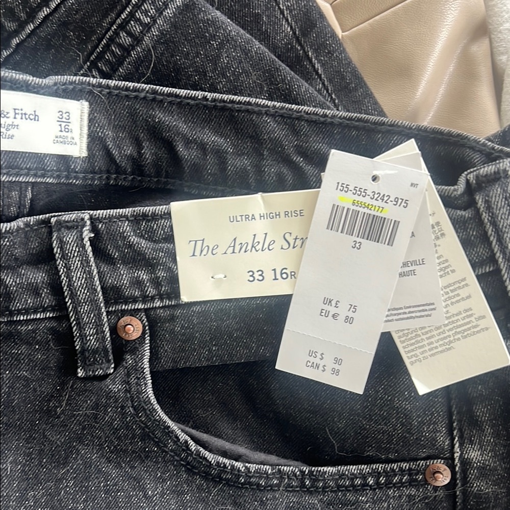 Abercrombie & Fitch Black Ankle Cropped Jeans